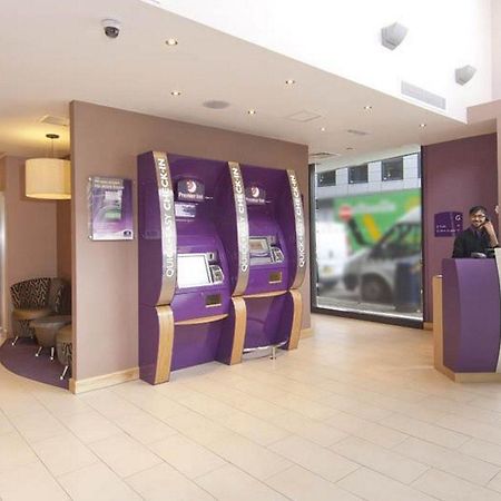 Premier Inn Leeds City Centre Exterior photo